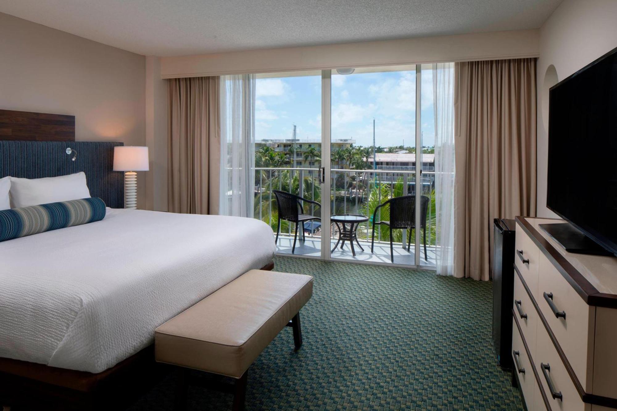 คอร์ตยาร์ด คีย์ลาร์โก Hotel ภายนอก รูปภาพ