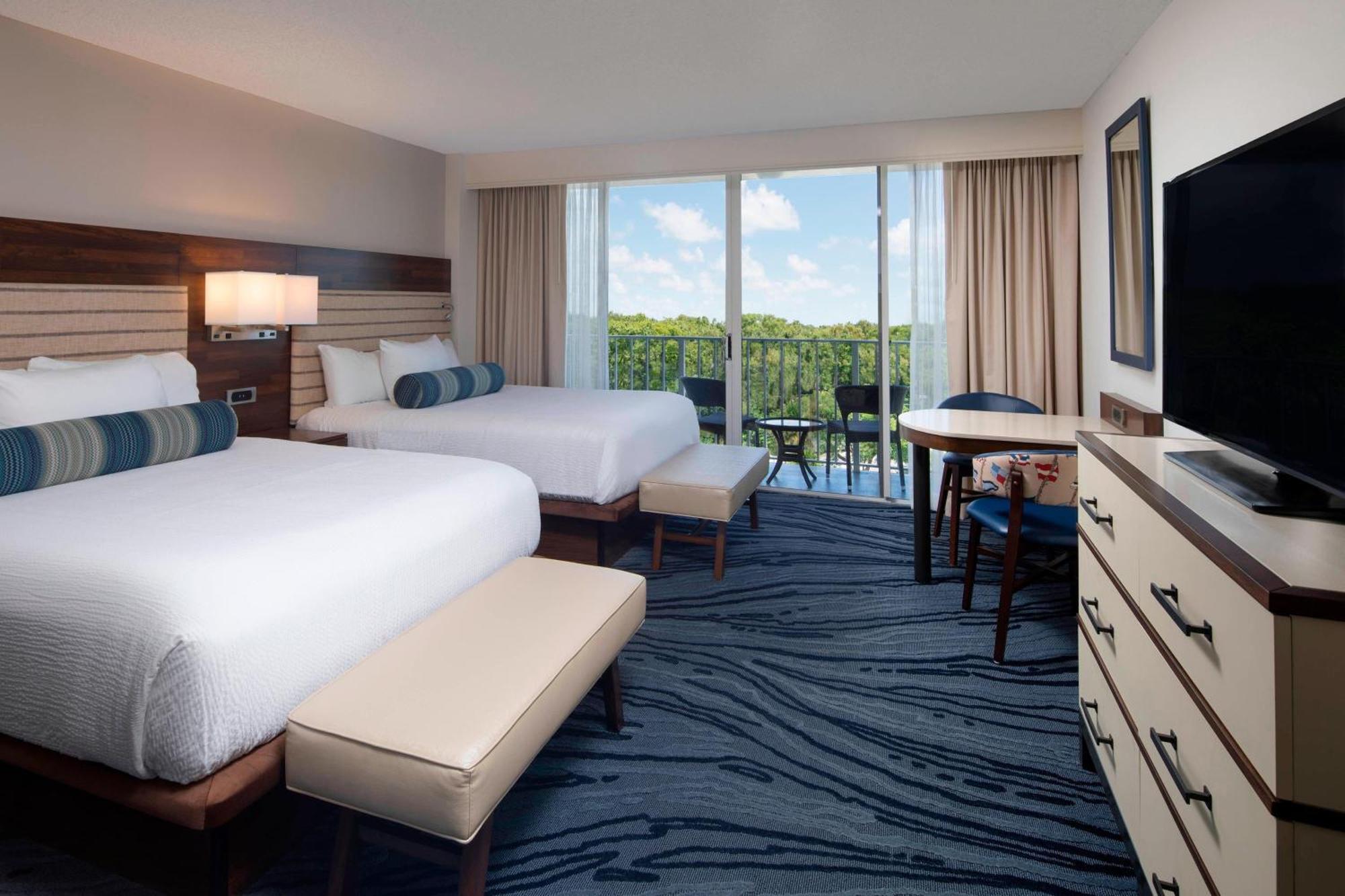 คอร์ตยาร์ด คีย์ลาร์โก Hotel ภายนอก รูปภาพ