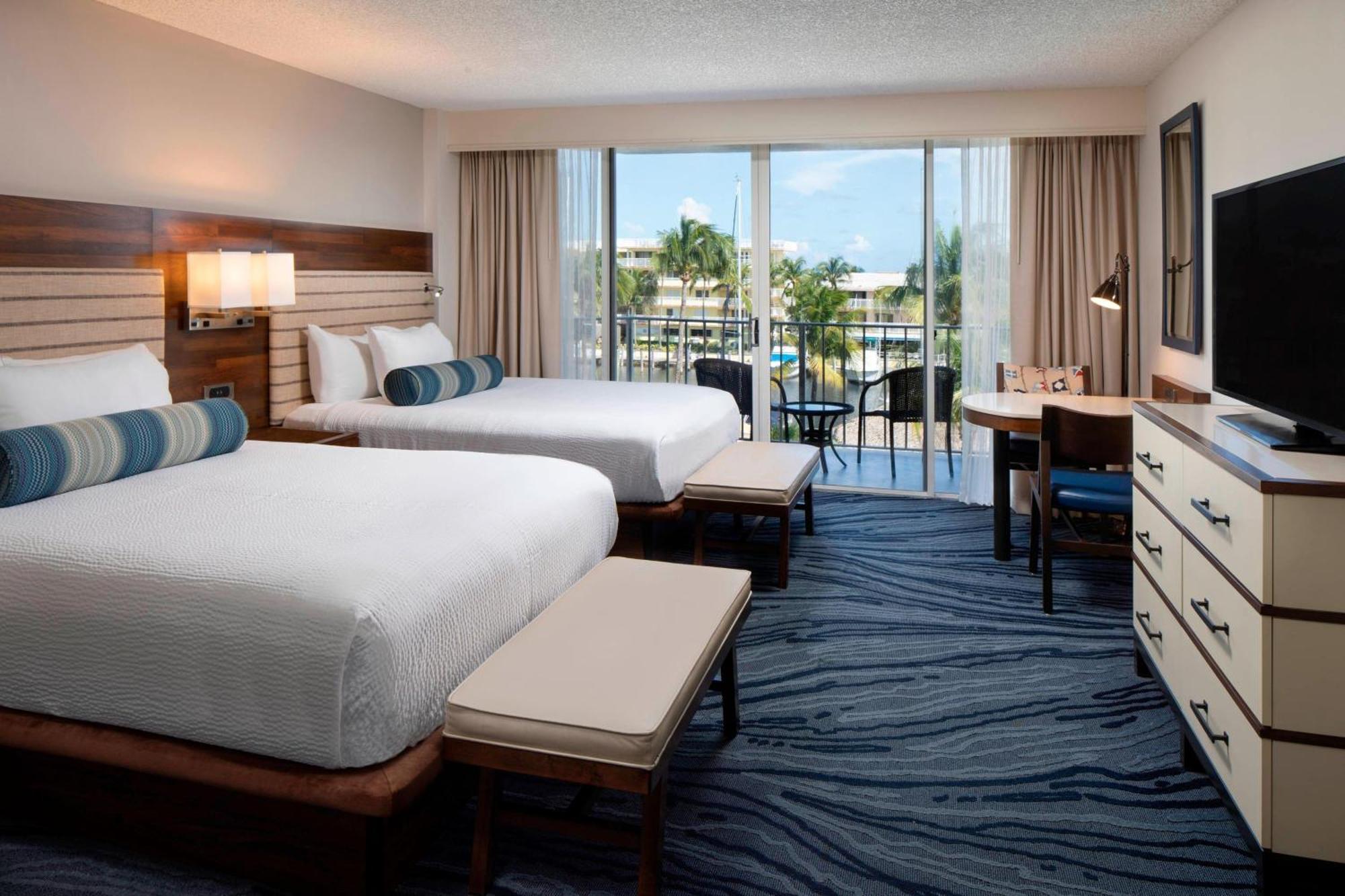 คอร์ตยาร์ด คีย์ลาร์โก Hotel ภายนอก รูปภาพ